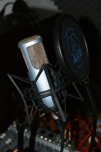 AKG Perception 400